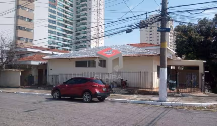Casa com 250m² localizada no Jardim Aeroporto em São Paulo/SP.