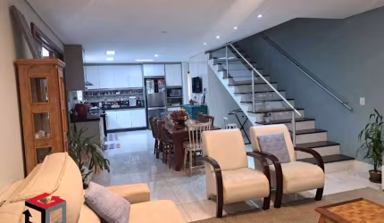 Sobrado à venda 4 quartos 1 suíte 5 vagas Rudge Ramos - São Bernardo do Campo - SP