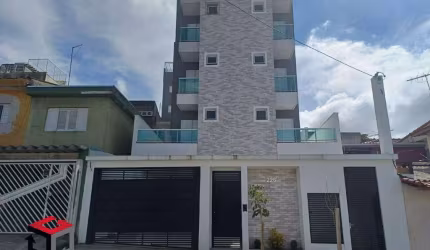 Cobertura sem condomínio com elevador na vila Alzira 02 quartos 1 com suíte e 1 vaga