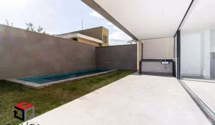 Casa de Condomínio com 4 Quartos e 6 banheiros à Venda, 367 m²