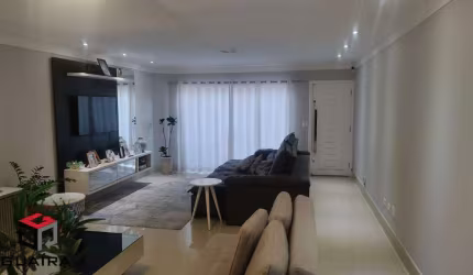 Encantador Sobrado com Espaço, Conforto e Localização Privilegiada no Bairro Nova Petrópolis!!