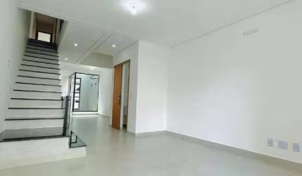 Sobrado Residencial 4 Dormitórios em Chácara Inglesa com 170m²