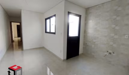 Apartamento tipo, novo com elevador, suíte e sacada