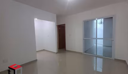 Apto 2 quartos 1 suíte, 1 vaga 2 quintais no bairro Paraíso.