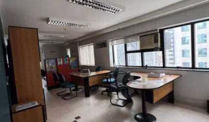 Sala Comercial em Itaim Bibi com 50m²