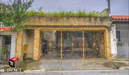 Sobrado com 320 m² localizado no Bairro Santa Maria em São Caetano do Sul/SP.