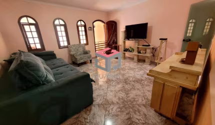 Sobrado à venda 3 quartos 1 suíte 2 vagas Scarpelli - Santo André - SP
