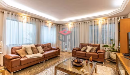 Sobrado de 350m² de Alto Padrão com 3 suítes e 4 vagas - Bairro Santo Antônio SCS - Estuda Permuta!
