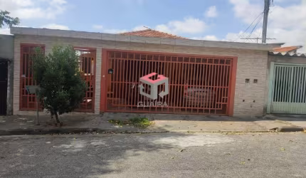 Casa com 259m² localizada no Bairro Utinga em Santo André/SP.