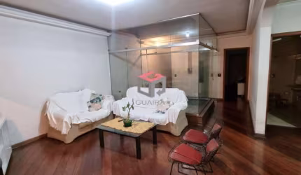 Sobrado amplo com 578 m² localizado no Bairro Taboão em São Bernardo do Campo - SP.