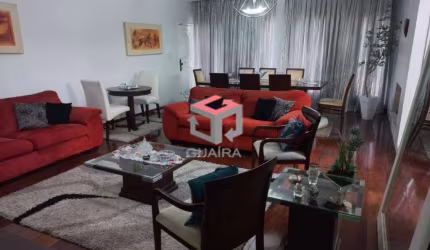 Casa com 338m² localizada na Vila Bastos em Santo André - SP.