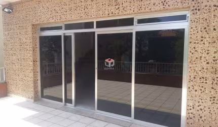 Casa de 236m² localizada no Jd. do Mar e, SBC - SP