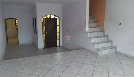 Sobrado com 180m² localizado no Jardim Las Vegas em Santo André- SP.