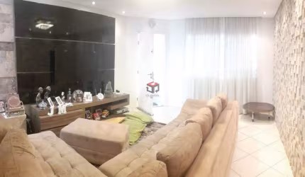 Sobrado de 192 m² no bairro Valparaíso em Santo André - SP