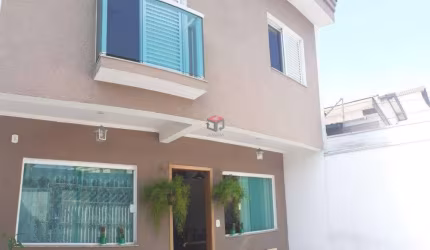 Sobrado 90 m² Localizado No Bairro Alice Santo André
