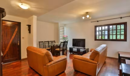 Sobrado- 133m², Vila Scarpelli- Santo André - SP São 3 Dormitórios, 3 Banheiros 2 Vagas de Garagem.