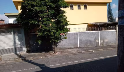 Sobrado a venda com 156m² localizado no Jardim Stella em Santo André - SP.