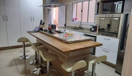 Sobrado à venda 3 quartos 1 suíte 2 vagas Floresta - Santo André - SP