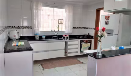Sobrado à venda 3 quartos 1 suíte 4 vagas Alves Dias - São Bernardo do Campo - SP
