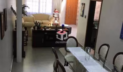 Sobrado com 350m² localizado no Bairro Rudge Ramos em São Bernardo do Campo- SP.