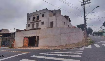 Apto com 71m² sem cond. com elevador, localizado no Jardim Stella em Santo André.