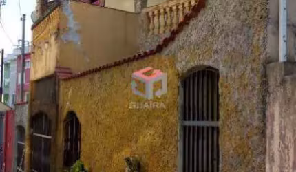 Sobrado com 260m² localizado na Vila Curuça em Santo André.