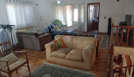 Casa com 400m² localizado no Bairro Santa Terezinha em São Bernardo Do Campo- SP.