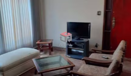 Sobrado com 250m² localizado no Bairro Santa Terezinha em Santo André- SP.