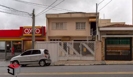 Casa Ampla Assobradada com 397 m² localizada no Jardim do Mar em São Bernardo do Campo/SP.