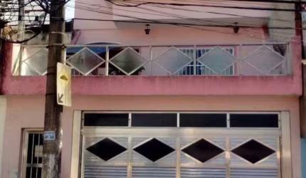Sobrado com 240m² localizada no Jardim Alvorada em Santo André- SP.