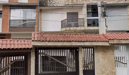 Sobrado com 360m² localizado no Centro de São Bernardo do Campo/SP.