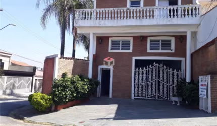 Sobrado amplo com 858m² localizado no Bairro Jordanópolis em São Bernardo do Campo- SP.