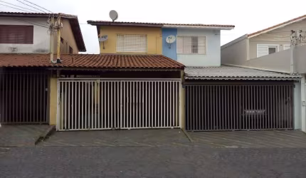 Sobrado com 180m² localizado no Jardim Jamaica em Santo André- SP.