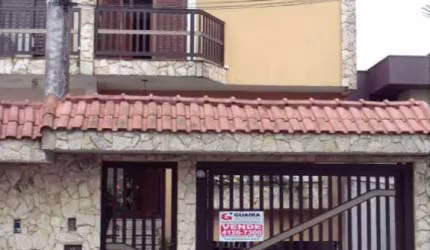 Sobrado com 360m² localizado no Bairro Santa Terezinha em São Bernardo do Campo/SP.