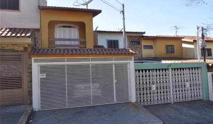 Sobrado à venda 3 quartos 2 vagas João Ramalho - Santo André - SP
