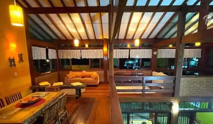 Ubatuba - Praia da Enseada: Casa Pé na Areia 4 suítes Espaço Gourmet e Mobiliada