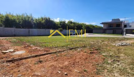 Terreno plano de 729m² em Condomínio Clube Urbanova
