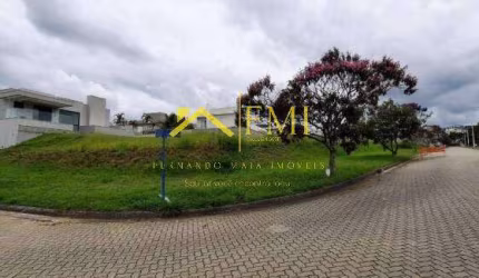 Terreno de esquina com 1044m² no Reserva do Paratehy