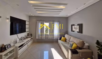 Casa com 3 dorm e suíte com closet na Vila Tesouro