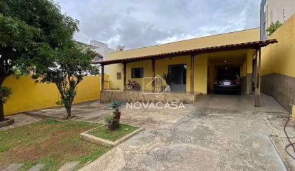 Casa linear com 3 dormitórios à venda, 201 m² por R$ 790.000 - Mantiqueira - Belo Horizonte/MG