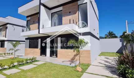 Casa duplex a venda em Maricá