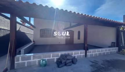 Casa para Locação em Teresópolis, Alto, 2 dormitórios, 1 suíte, 3 banheiros, 2 vagas
