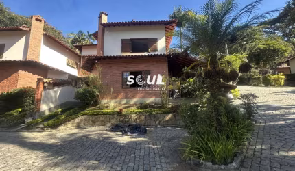 Casa para Locação em Teresópolis, Quebra Frascos, 3 dormitórios, 1 suíte, 2 banheiros, 2 vagas