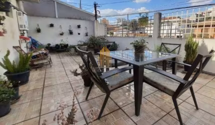 CASA ASSOBRADADA EM VILA LEOPOLDINA DE 178m² COM 3 QUARTOS SUITES , 2 BANHEIROS E 3 VAGAS Á VENDA
