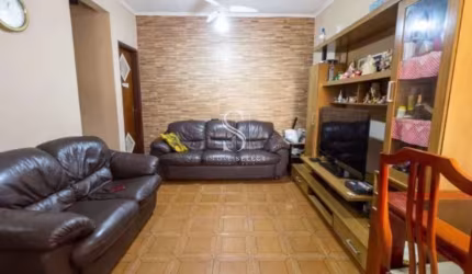 SOBRADO COM 252M² POSSUINDO 3 DORMITÓRIOS, 1 SALA E 1 VAGA À VENDA NA REGIÃO DO CENTRO DE SÃO PAULO.