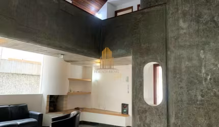 CASA ASSOBRADADA DE 290m2 COM 3 DORMITORIOS , 1 SUITE , 3 SALAS ,2 VAGAS Á VENDA EM VILA SÔNIA CASA
