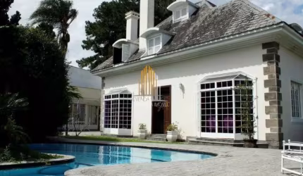 Casa Térrea com piscina à venda no Jardim Leonor de 635m² com 3 suítes e 3 vagas de garagem Casa Tér
