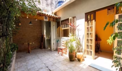 CASA TERREA NA VILA ROMANA DE 80m² COM 1 QUARTO , 2 BANHEIROS E 1 VAGA Á VENDA
