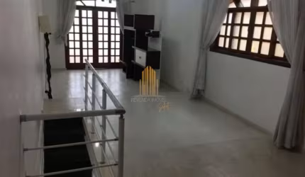 CASA ASSOBRADADA EM VILA SONIA DE 180m² COM 3 QUARTOS , 3 SUITES, CHURRASQUEIRA E 3 VAGAS Á VENDA