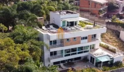 Casa de Condomínio no Panamby - 800m² - 4 suítes - 5 vagas